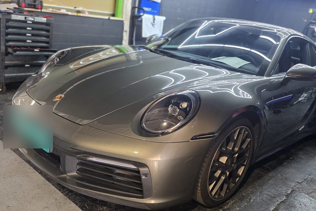 Porsche 911 (992) en el taller Zamule Cars de Palma