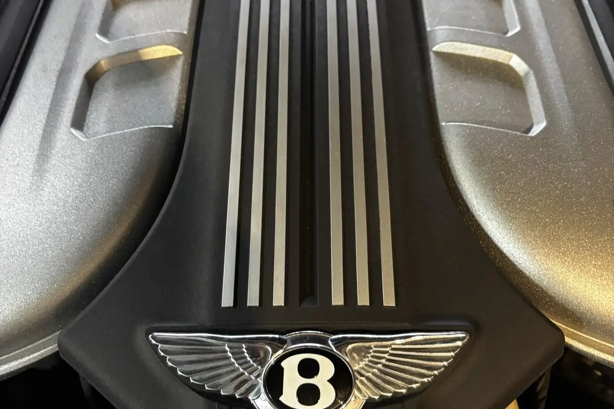 Bentley W12 en el taller Zamule Cars de Palma